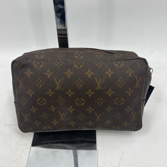 Louis Vuitton Pouch - Picture 2 of 12